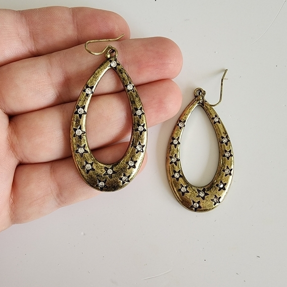 NWT Gold Embossed Star Rhinestone Teardrop Metal Earrings - Picture 7 of 8